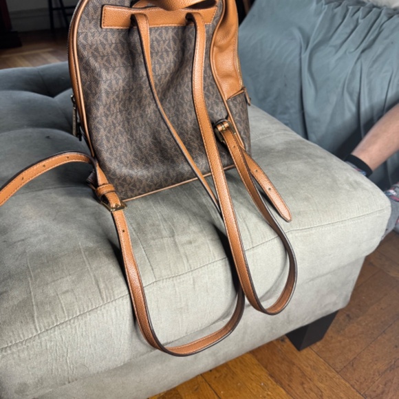 Genuine Michael Kors backpack - Picture 4 of 8